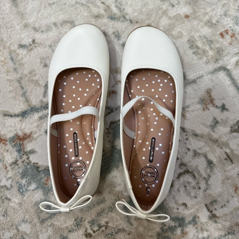 NWT Wonder Nation White Ballet Style Flat Strap Slip On Girl’s Shoes Size 5